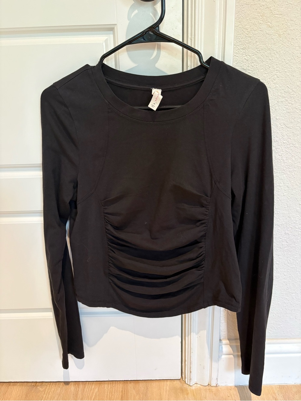 Black Long-Sleeve Ruched Front Tee